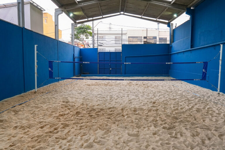 Esporte de Areia - Quadra Coberta